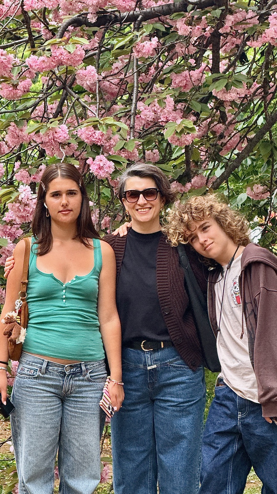 Seraphima, Natalia and Luca under the cherry blossoms at Shinjuku Gyoen