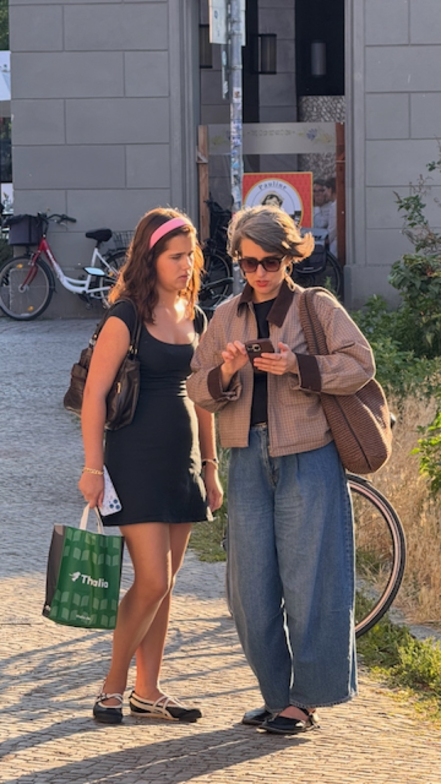 Phima and Natalia in golden evening light in the Holländisches Viertel, Potsdam